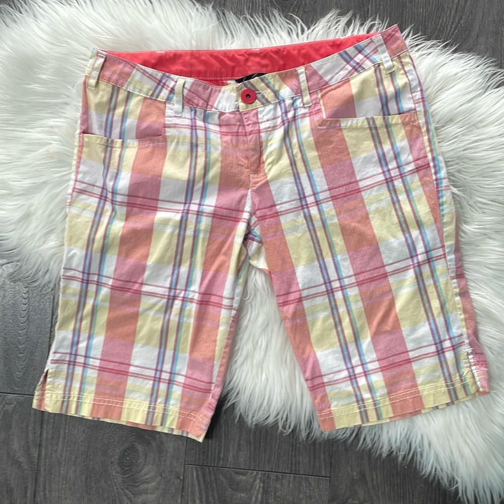Oakley Plaid Womens Board Shorts size 29 - Picture 1 of 11